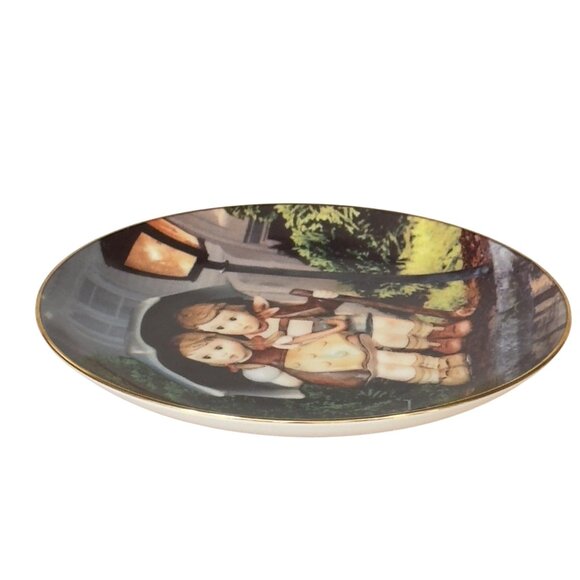 M.J. Hummel Stormy Weather Collector Plate "Little Companions" The Danbury Mint - Picture 7 of 12